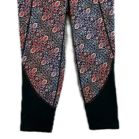 Athleta - Patterned Crop Workout Pants - XS - Picture 2 of 6